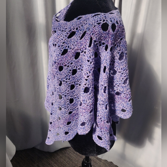 Hand Made Poncho with Head Scarf - Picture 2 of 9